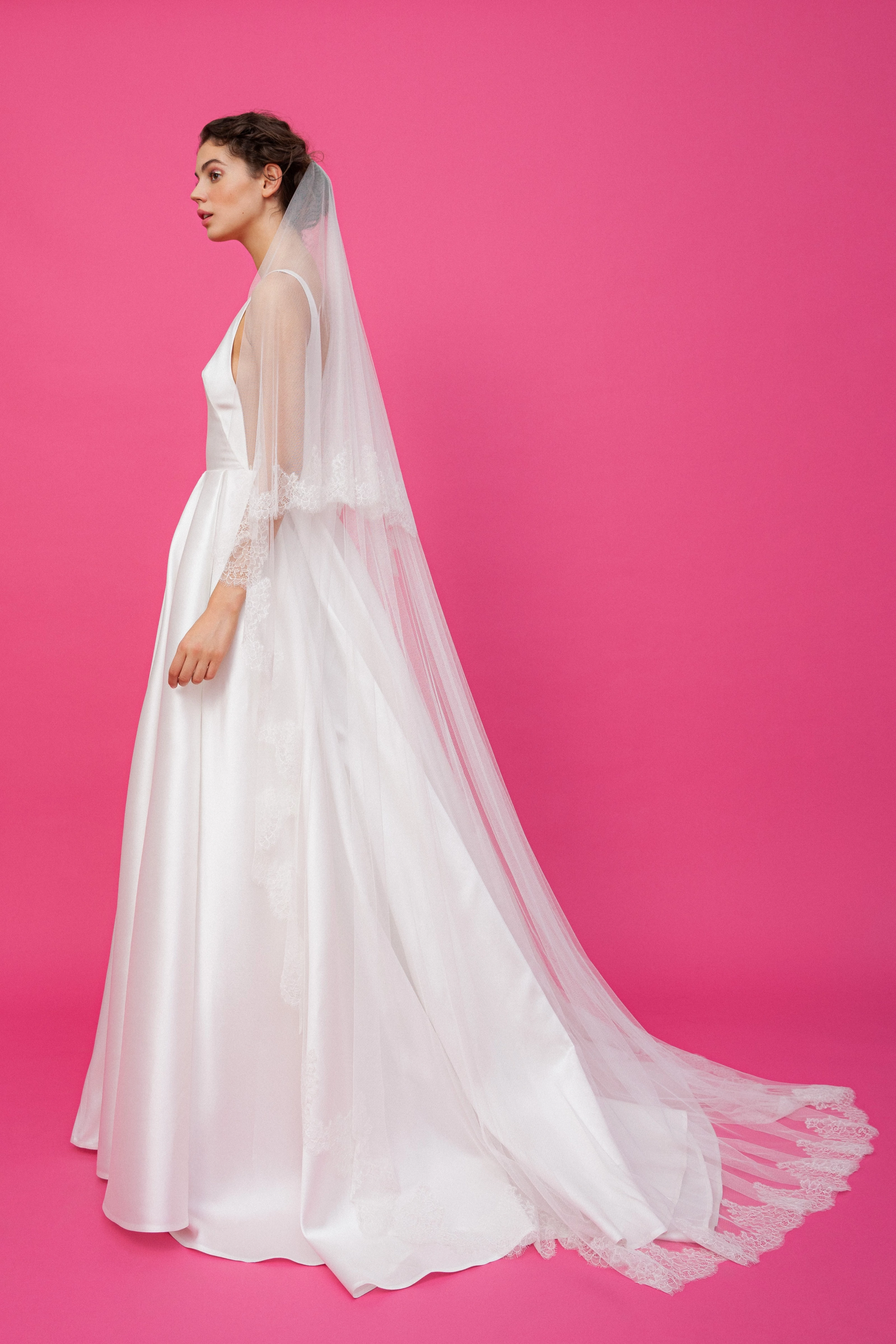 Hosszú bordűrös fátyol