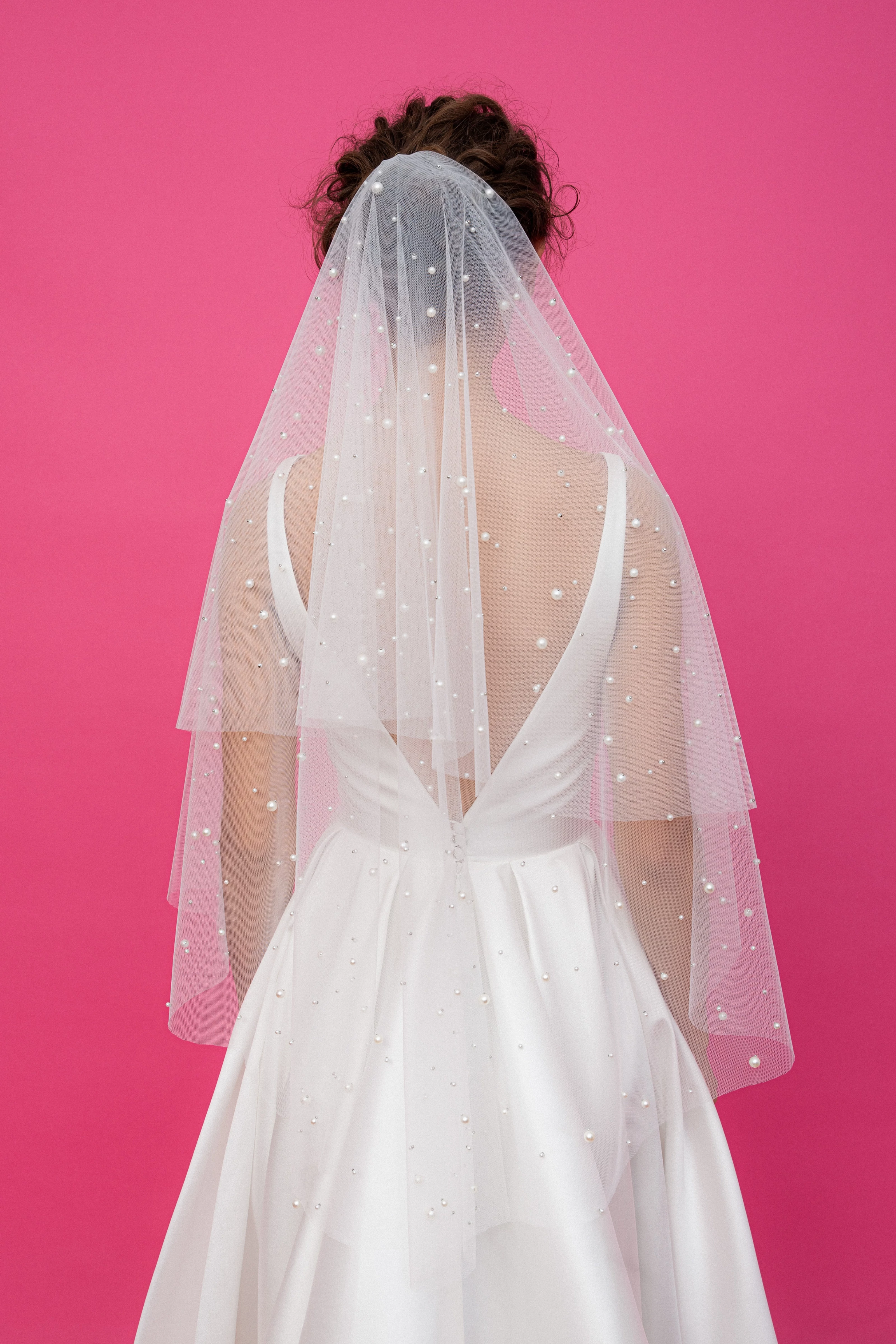 Rövid gyöngyös fátyol