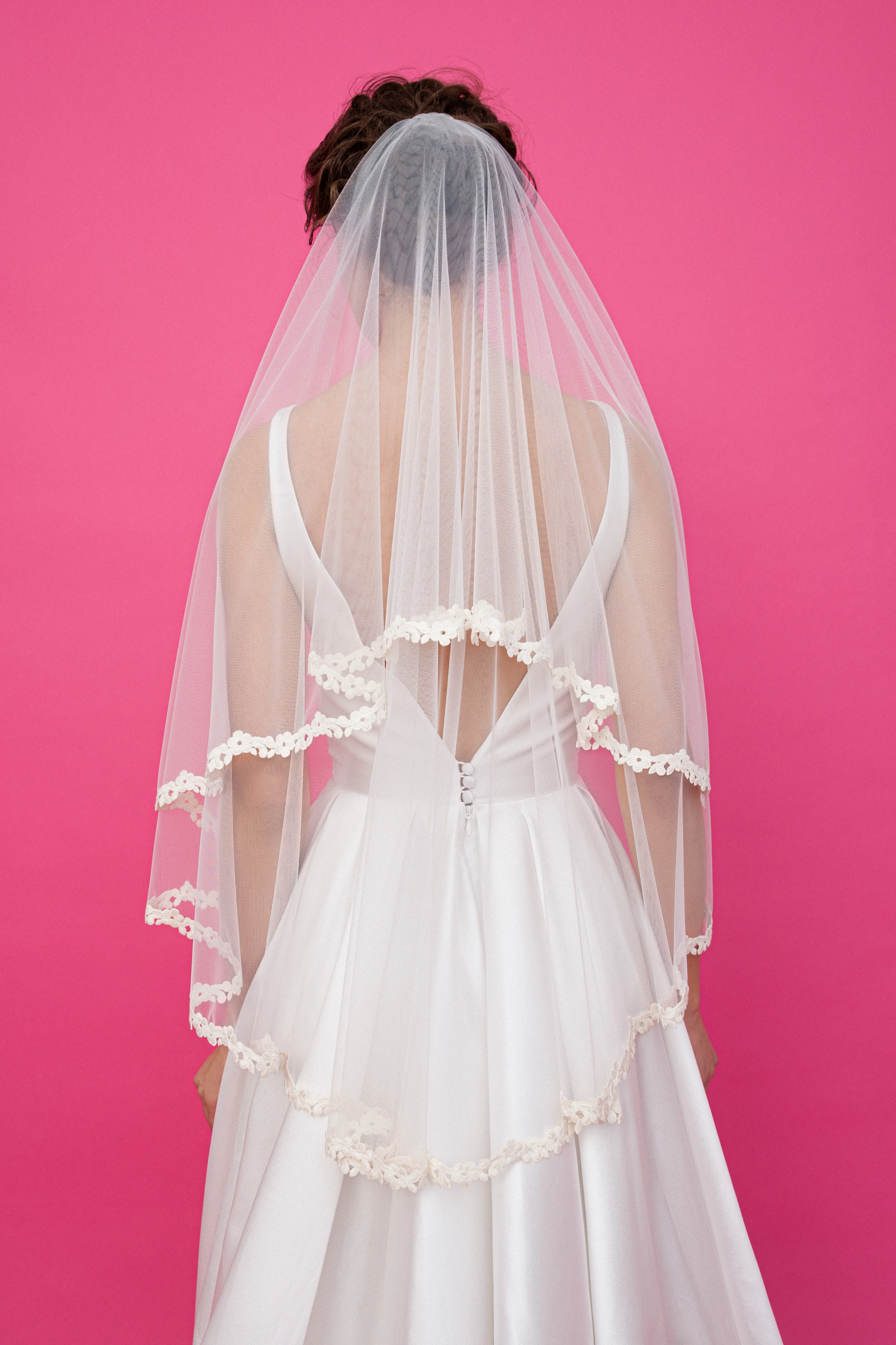 Rövid csipke fátyol