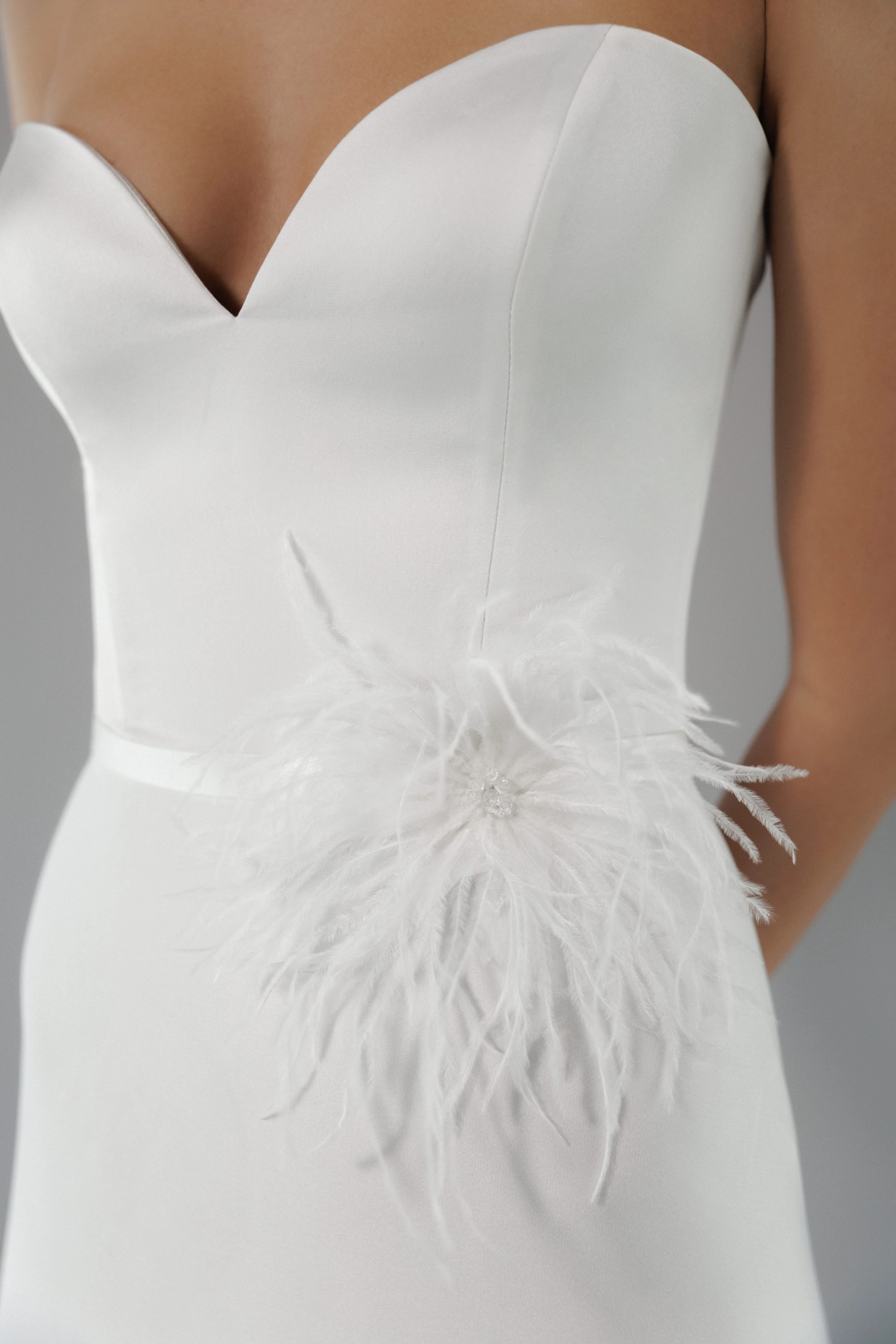 Satin belt with feathery floral detail