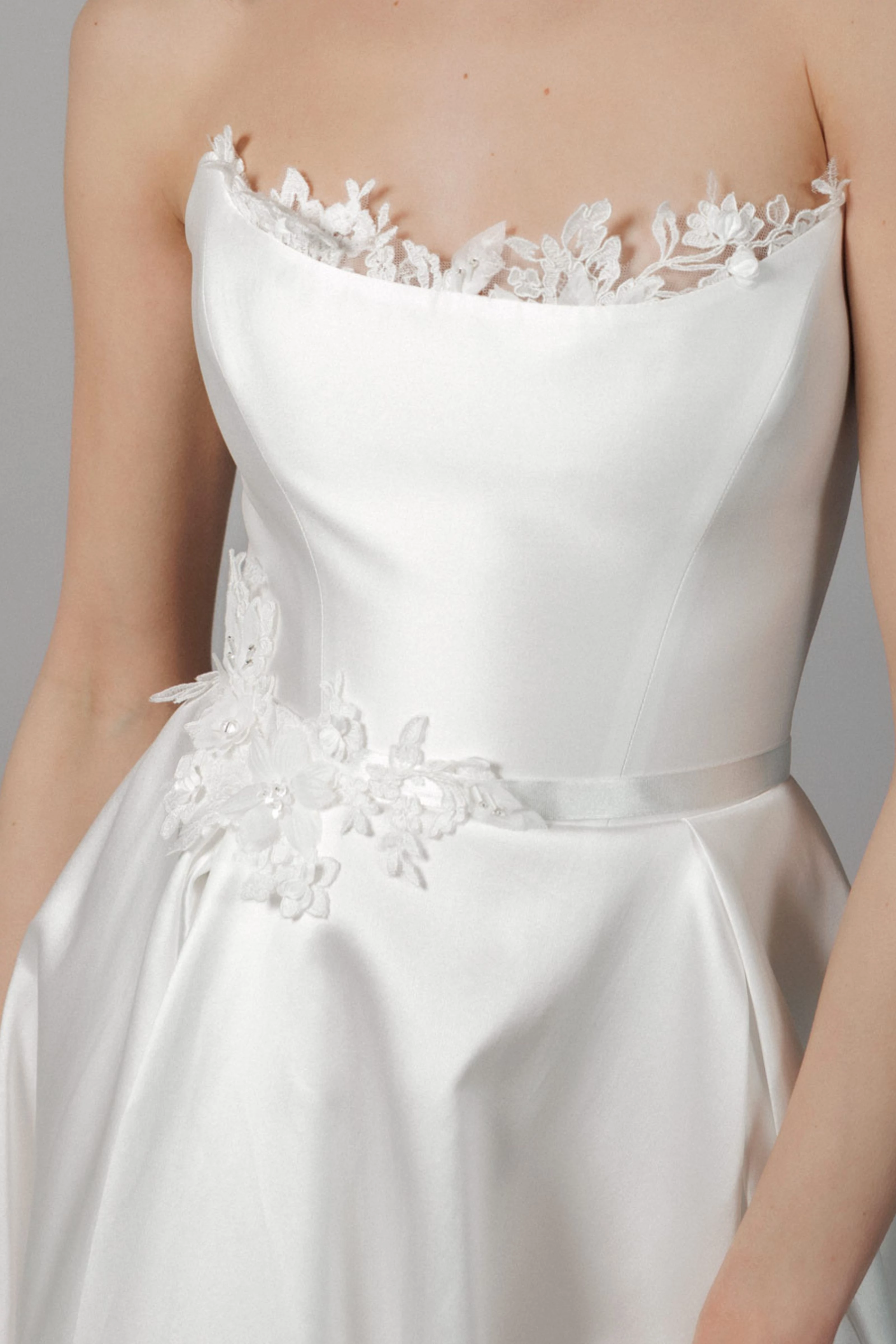 Lace appliqué belt